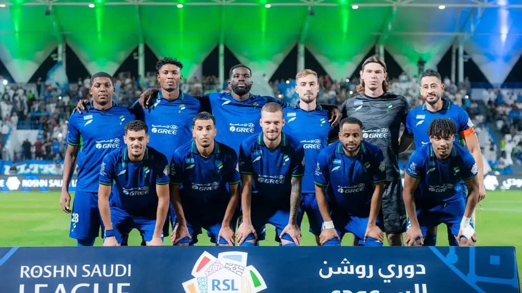 الجهاز الفني يمنح لاعبي الفريق الأول إجازة ليوم واحد